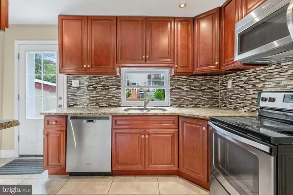 Philadelphia, PA 19127,164 GRAPE ST