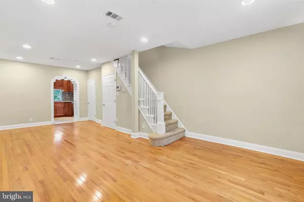 Philadelphia, PA 19127,164 GRAPE ST