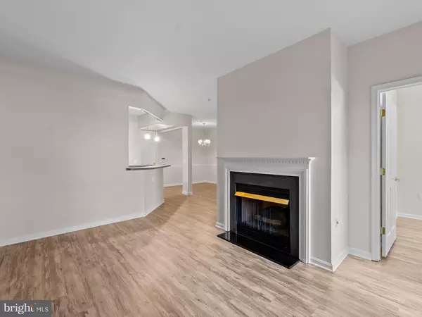 Fairfax, VA 22031,2911 DEER HOLLOW WAY #118