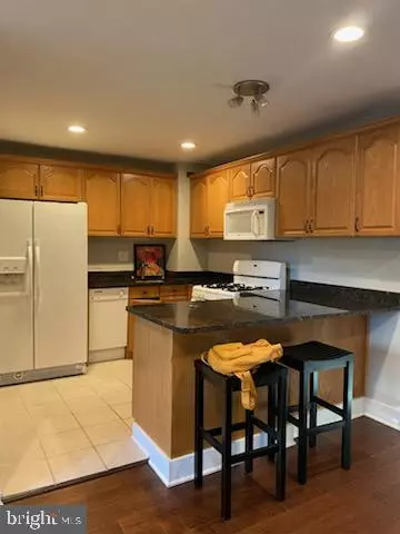 Arlington, VA 22202,1200 S ARLINGTON RIDGE RD #411