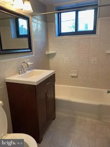 Arlington, VA 22202,1200 S ARLINGTON RIDGE RD #411