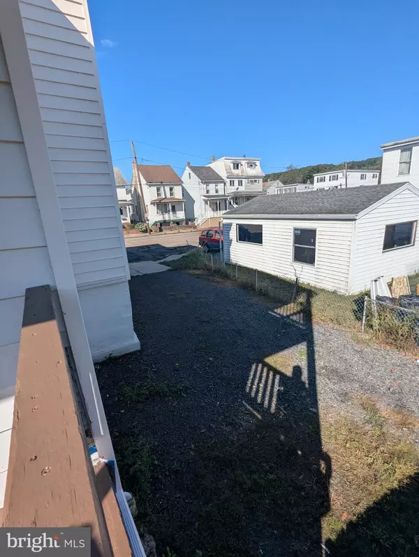 Mount Carmel, PA 17851,133 N LOCUST ST