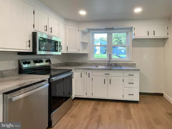 Lancaster, PA 17602,8 MEADOWVIEW AVE