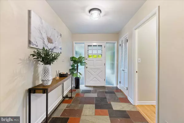 Princeton, NJ 08540,150 LEABROOK LN