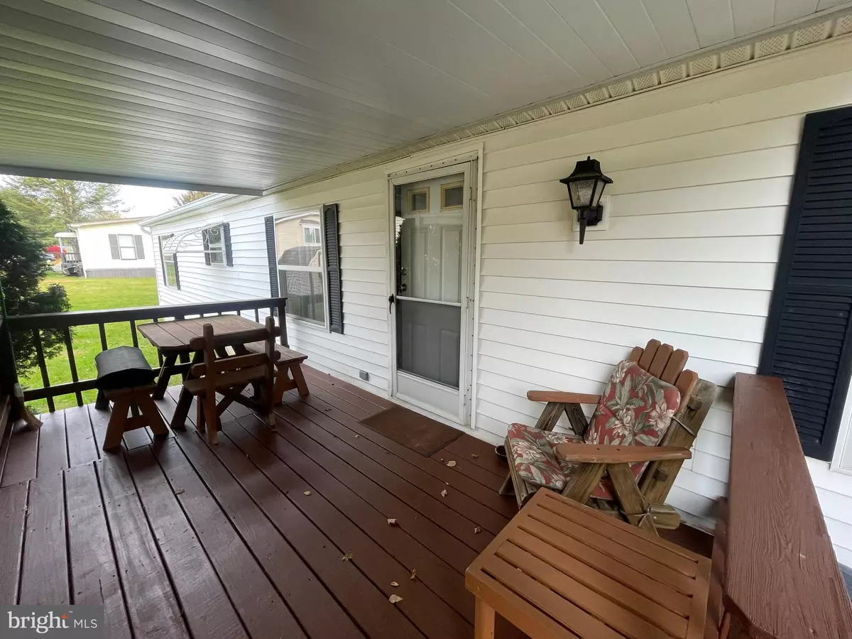 Lancaster, PA 17603,106 LONGWOOD CT E