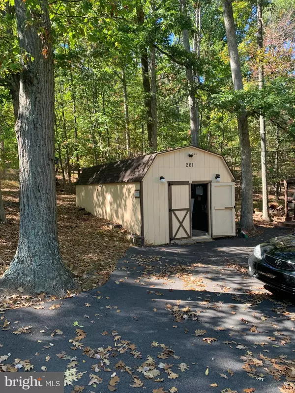 Hedgesville, WV 25427,261 TUCKAHOE TRL TRL