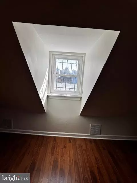 Philadelphia, PA 19147,740-44 SOUTH ST #3RD FL, UNIT 2