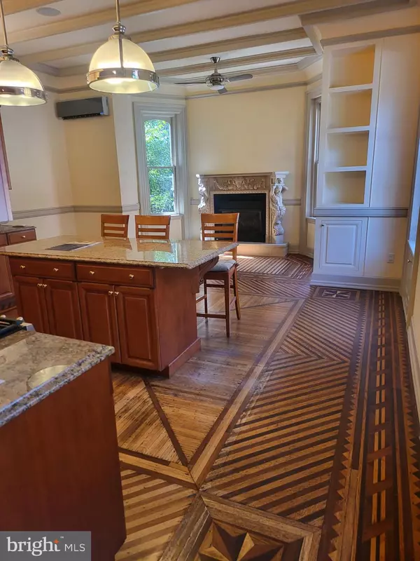 Philadelphia, PA 19103,2226 DELANCEY PL #1