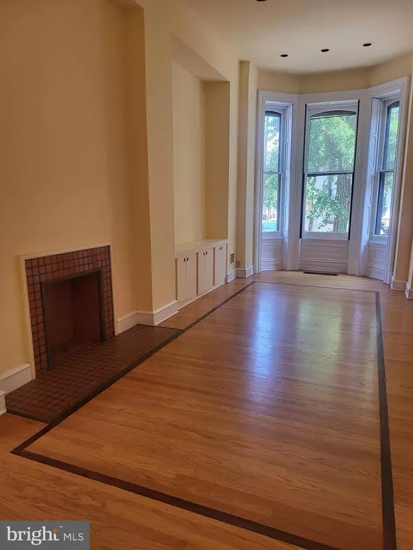 Philadelphia, PA 19103,2226 DELANCEY PL #1