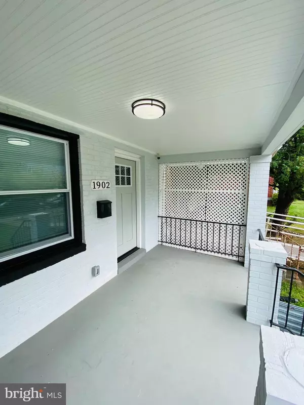 Washington, DC 20020,1902 GOOD HOPE RD SE