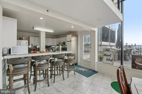 Philadelphia, PA 19131,3900-00 FORD RD #23B