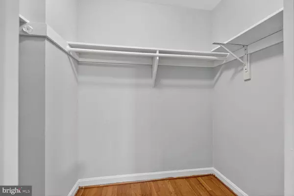 Washington, DC 20016,5112 MACARTHUR BLVD NW #207