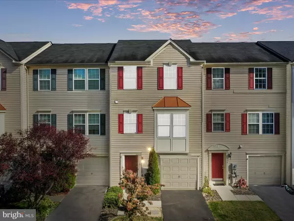 78 TIDEWATER TER, Falling Waters, WV 25419