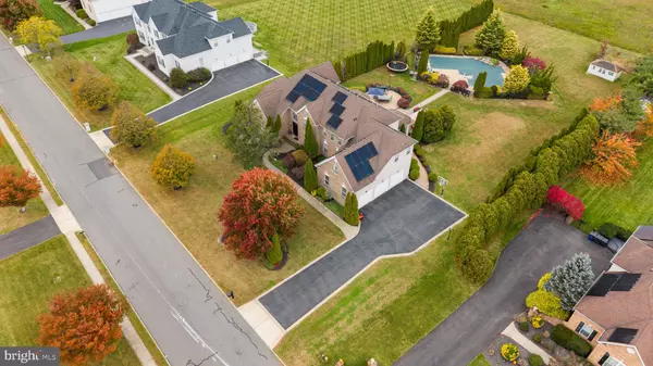 Columbus, NJ 08022,8 SHERWOOD LN