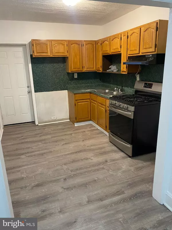 Philadelphia, PA 19140,3351 N MASCHER ST