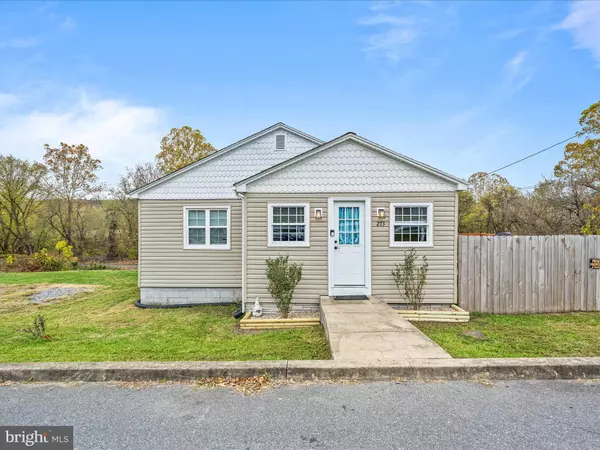 Paw Paw, WV 25434,273 POTOMAC ST