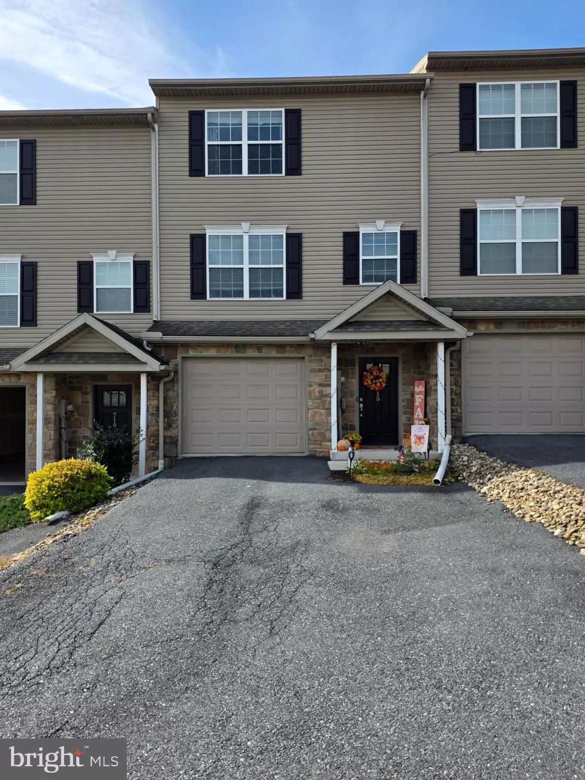 Harrisburg, PA 17111,715 GREGS DR