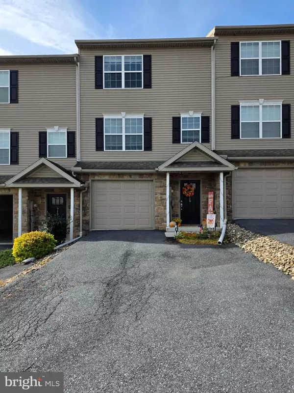 715 GREGS DR, Harrisburg, PA 17111