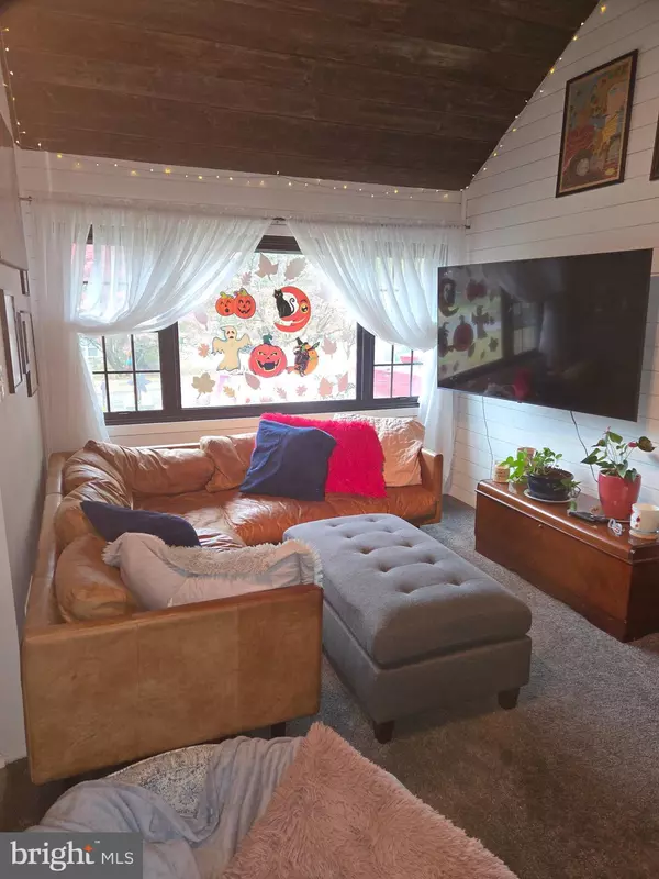 Jenkintown, PA 19046,833 NORFOLK RD