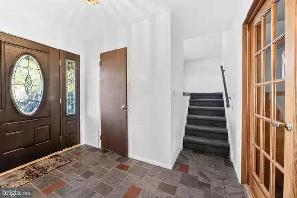 Bath, PA 18014,7444 FRANKS DR