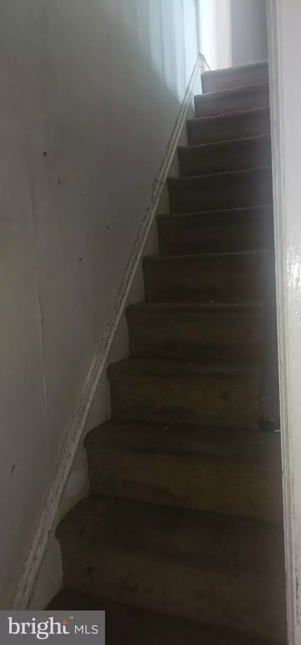 Philadelphia, PA 19141,5946 N CAMAC ST