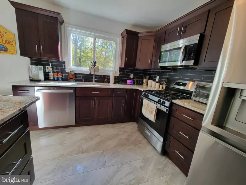 405 MASSACHUSETTS RD, Browns Mills, NJ 08015