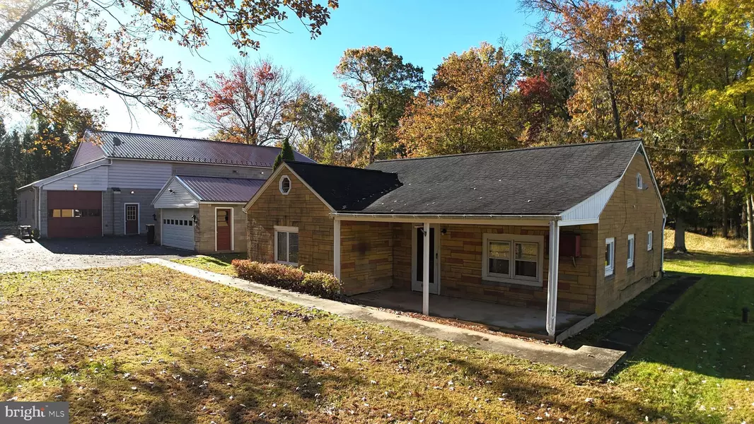 1692 CHESTNUT RIDGE RD, Upper Black Eddy, PA 18972