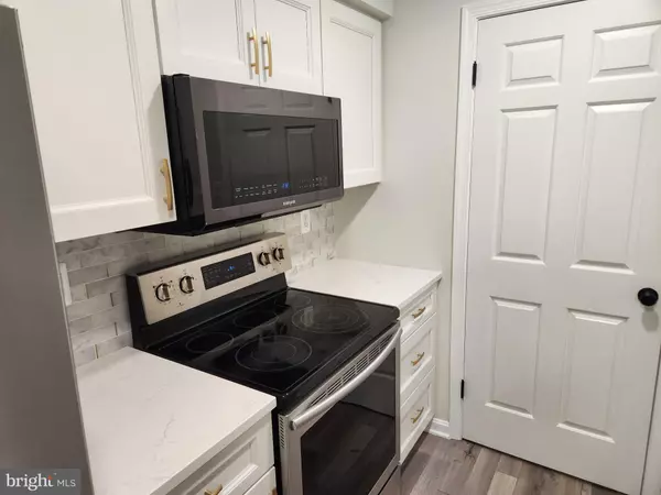 Alexandria, VA 22309,5700 OLDE MILL CT #145