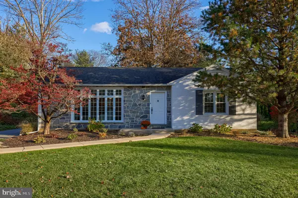 1514 HOLLYWOOD DR, Lancaster, PA 17601