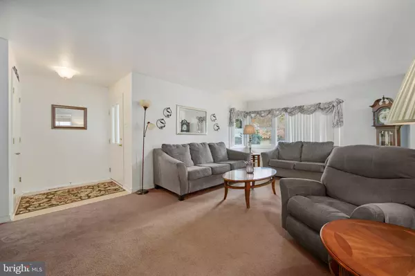 Cherry Hill, NJ 08003,1619 S BOWLING GREEN DR