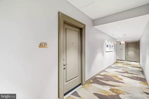 Philadelphia, PA 19106,201-59 N 8TH ST #408