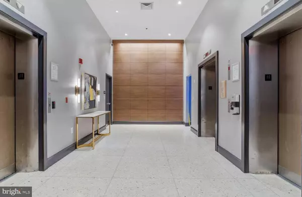 Philadelphia, PA 19106,201-59 N 8TH ST #408