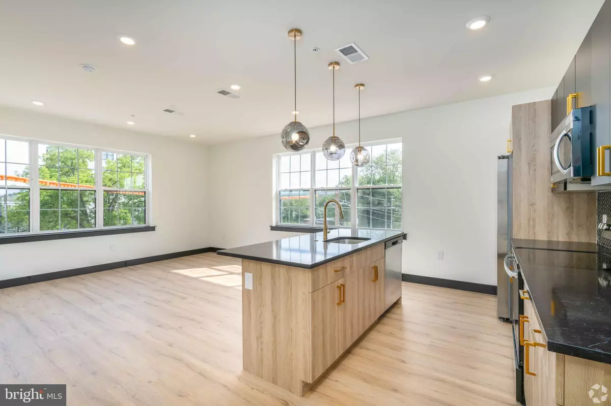 Phoenixville, PA 19460,140 CHURCH ST #C11