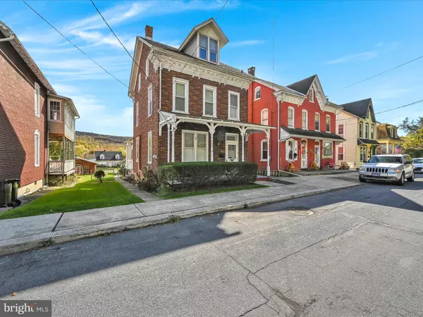 1425 FRIEDENSBURG RD, Reading, PA 19606