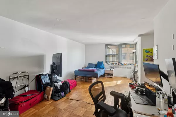 Philadelphia, PA 19130,2601-00 PENNSYLVANIA AVE #522