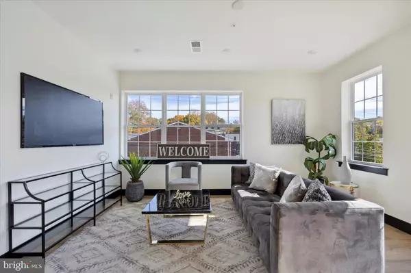 Phoenixville, PA 19460,140 CHURCH ST #B17