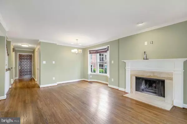 Arlington, VA 22209,1800 21ST ST N