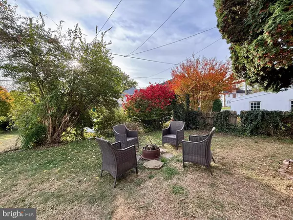 Reading, PA 19606,323 CARSONIA AVE