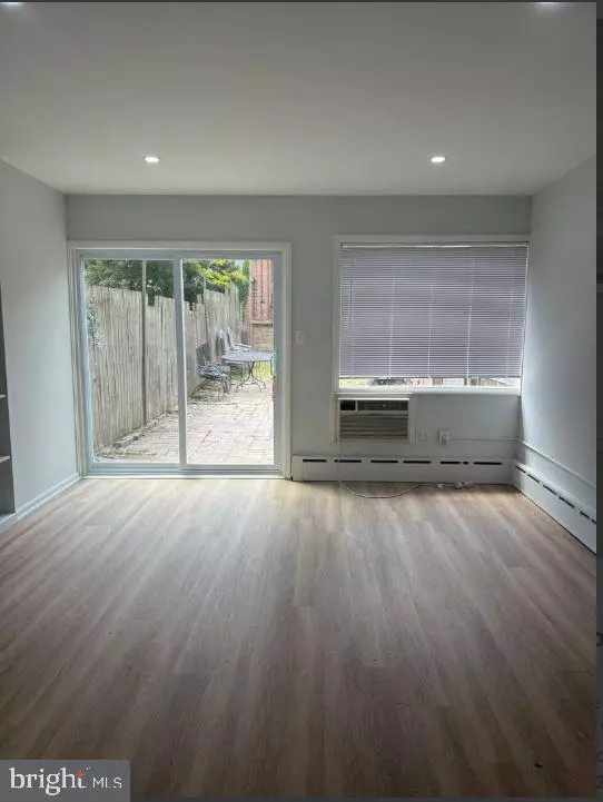 Philadelphia, PA 19103,2220 SUMMER ST