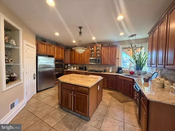 Hamilton, NJ 08690,14 SCALIA CT