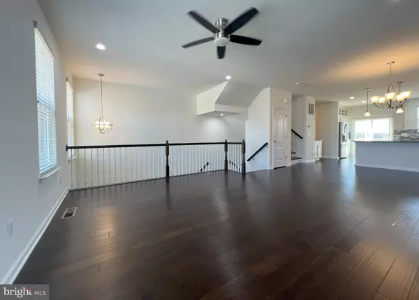 Herndon, VA 20171,3092 ALAN SHEPARD ST