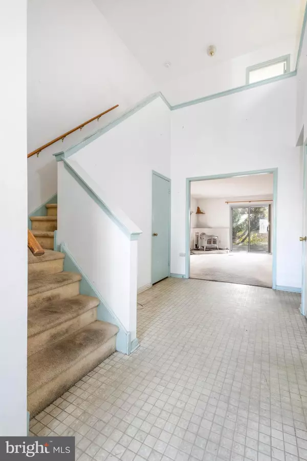 North Wales, PA 19454,228 RED HAVEN DR