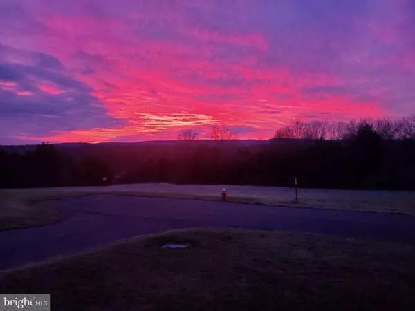 Aldie, VA 20105,25970 LIQUIDAMBAR LN