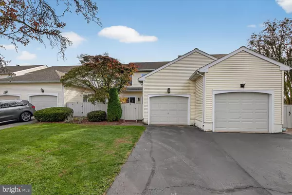 Lancaster, PA 17601,3 SPRING WALK CT