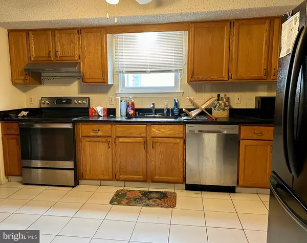 Sicklerville, NJ 08081,3 CANTERBURY PL