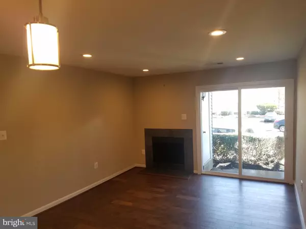 Alexandria, VA 22309,8613-B BEEKMAN PL #13B