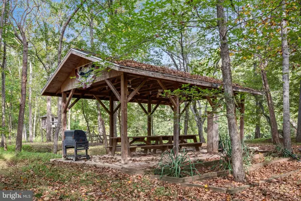 Hedgesville, WV 25427,97 ELNINA DR