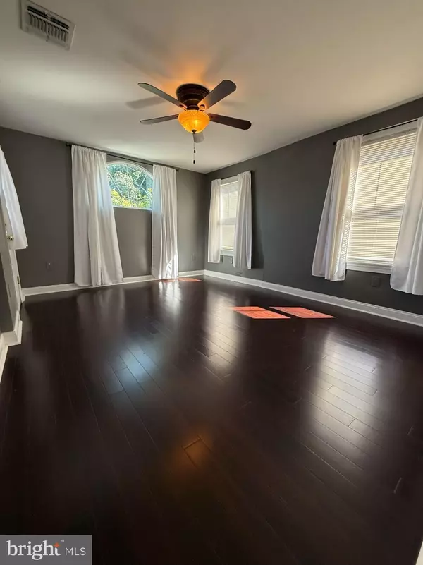 Woodstown, NJ 08098,21 EAST #APT B AVE