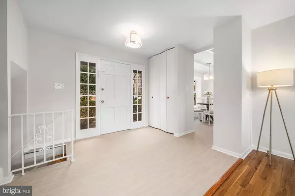 Annandale, VA 22003,8616 CANTERBURY DR