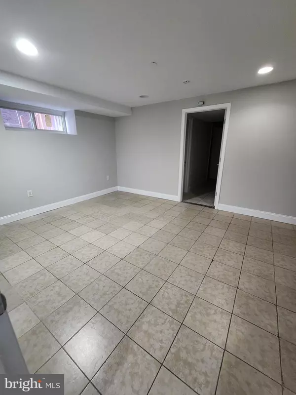 Philadelphia, PA 19139,4728 CHESTNUT ST #S